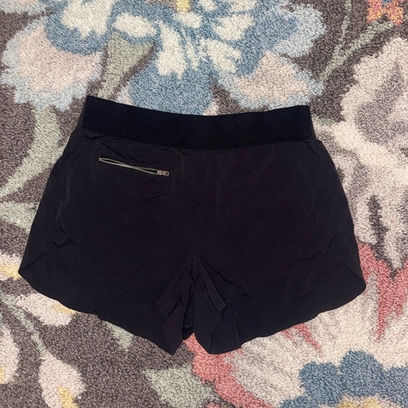 Athleta mod Trekkie short size 10 - Picture 2 of 9